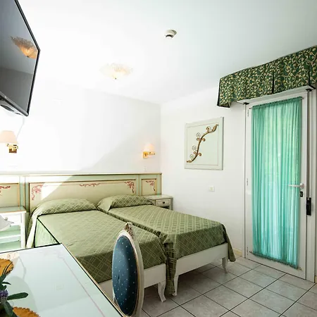 Hotel Oasi-2