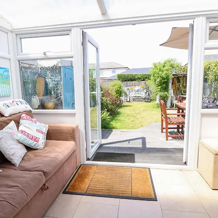 32 Cranleigh Close-3