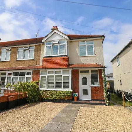 32 Cranleigh Close-2