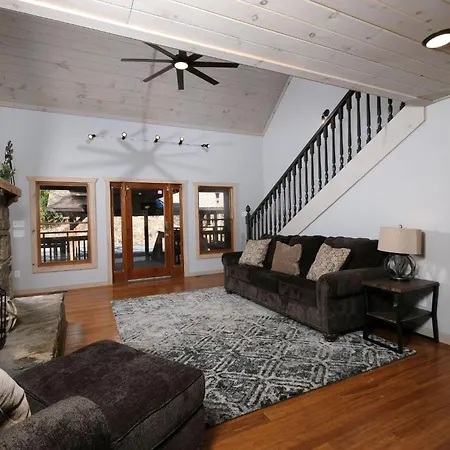 Rocky Top Lodge-3