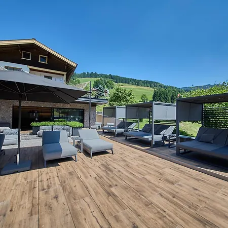 The Poolhouse Boutique Lodge-3
