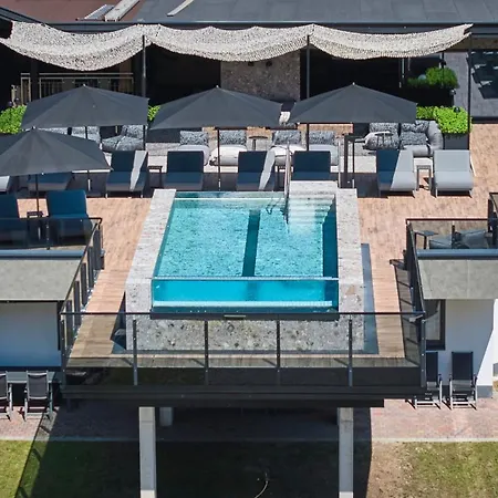 The Poolhouse Boutique Lodge-2