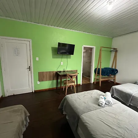 Araucária Hostel e Pousada-3