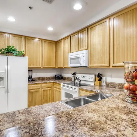 2Nd Floor Condo W Balcony Shared Pools Hot Tub Sauna Gym Near Theme Parks-2