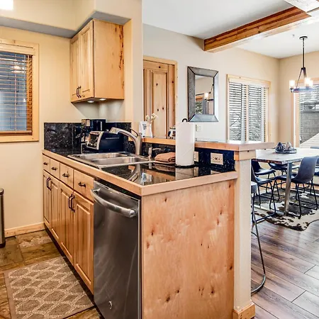 Twin Elk Lodge-3