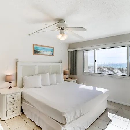 Pinnacle Port Condos-2