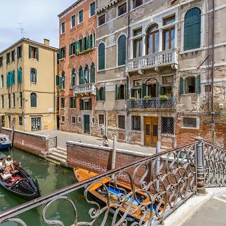 Palazzo San Firmino Suite Canal View-2