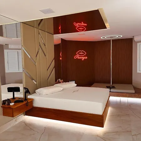 Motel Decameron (Adults Only)-3