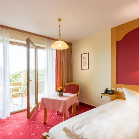 Hotel Astoria - Alexandra Kraemer Ek-2