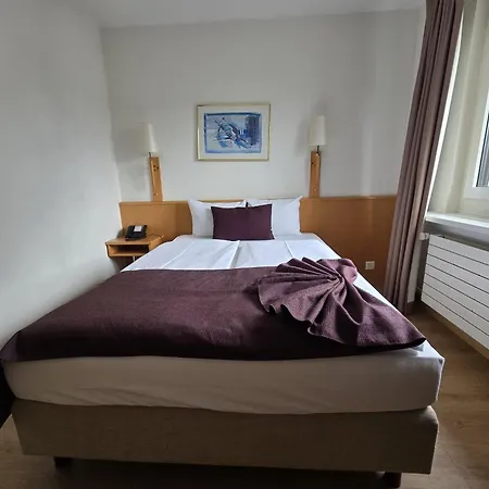 Olympia Hotel Zurich-3