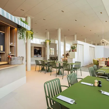Ibis Styles Brugge Centrum-3