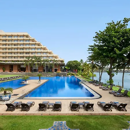 Cinnamon Lakeside-3