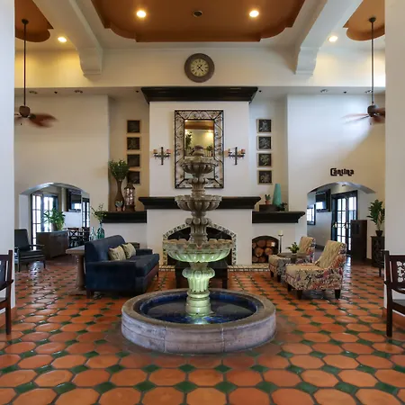 Oxford Suites Pismo Beach-2