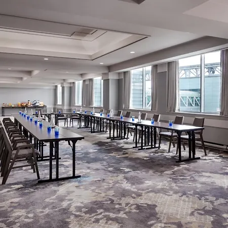 Sheraton Gateway Hotel In Toronto International Airport-3