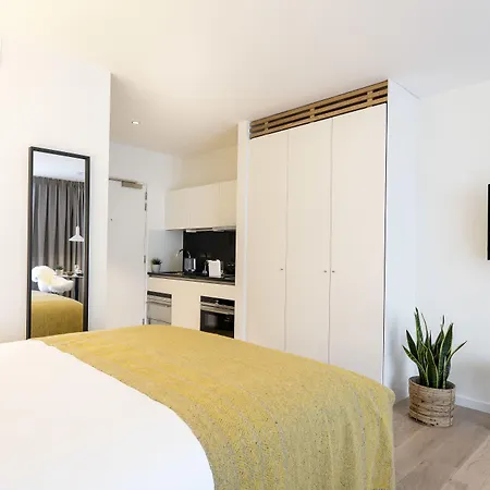 PREMIER SUITES Antwerp-3