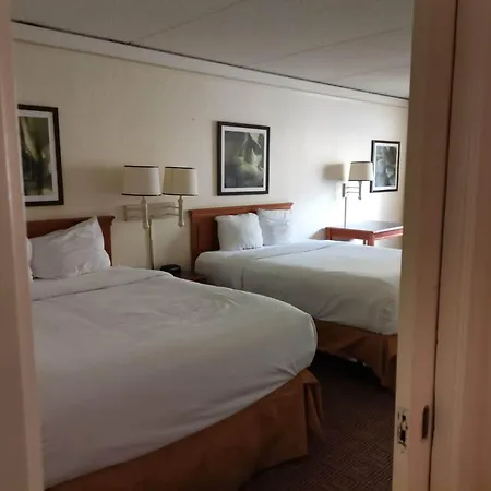 Super 8 By Wyndham San Antonio Near Seaworld Ingram Park-2