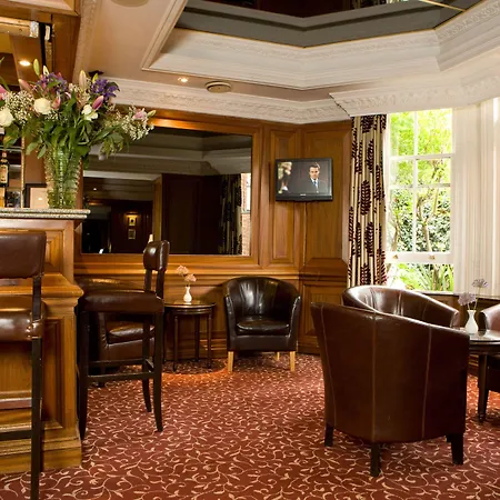 Best Western Burns Hotel Kensington-3