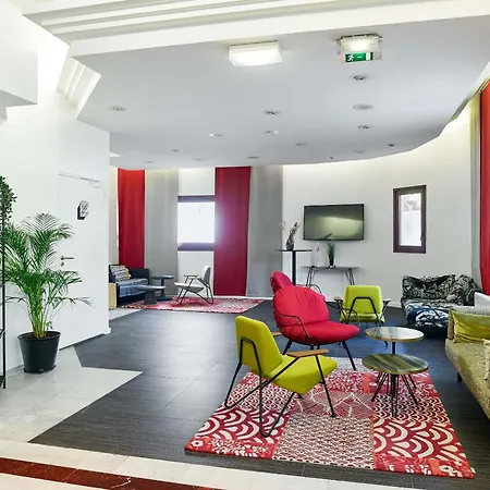 B&B HOTEL Saint-Quentin-en-Yvelines Centre Gare-2
