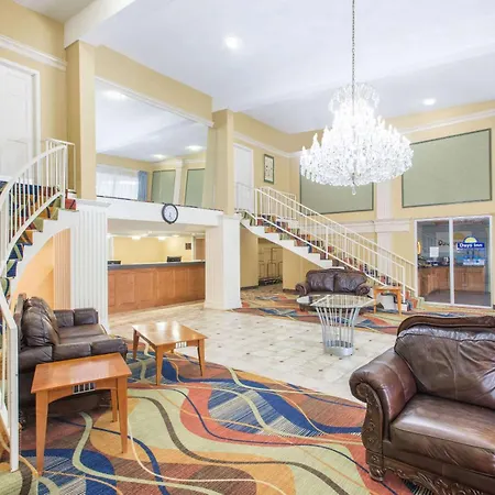 Days Inn By Wyndham Roanoke Hollins Near I-81-3