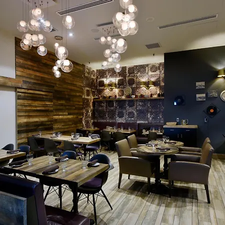 Doubletree By Hilton Ottawa Downtown-3
