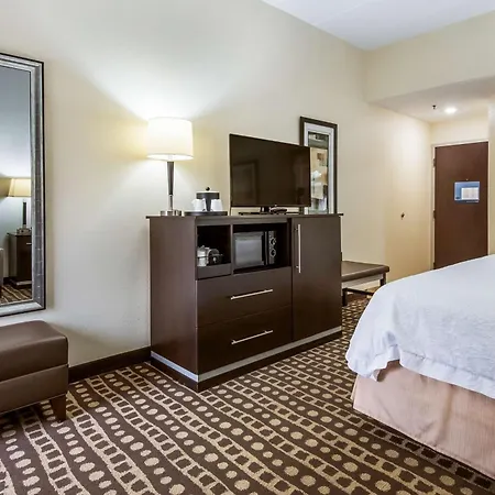 Hampton Inn West-3