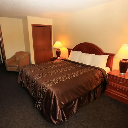 Shawano Four Seasons Resort-2