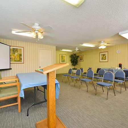 Travelodge By Wyndham Palm Springs-3