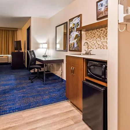 Best Western Plus Portland Airport Hotel & Suites-3