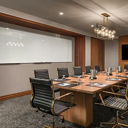 Sheraton Toronto Airport Hotel & Conference Centre-3