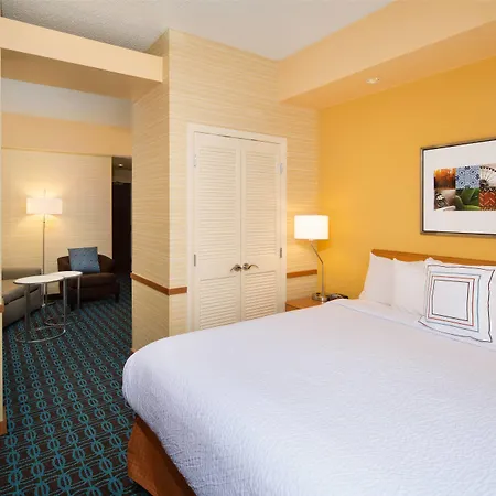 Fairfield Inn & Suites By Marriott San Antonio Airport/North Star Mall-2