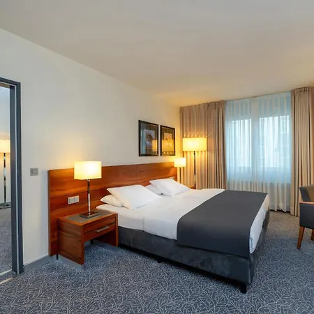 Maritim Hotel Muenchen-3