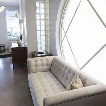 Ocean Surf Hotel-2