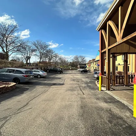 Rodeway Inn & Suites Madison East-2