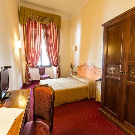Hotel Paris-2