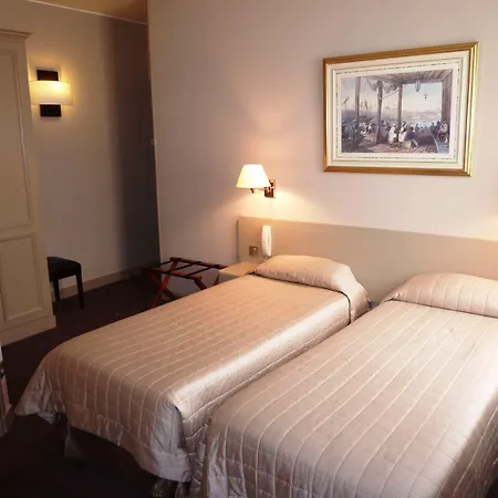 Hotel La Residence Du Berry-3