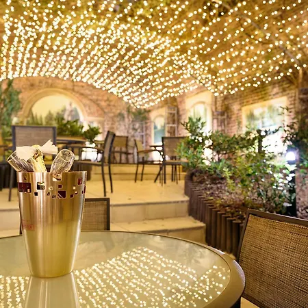 Hotel Le Chatelain-3