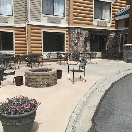 Clubhouse Inn-2