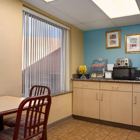 Super 8 By Wyndham Austin Downtown/Capitol Area-3