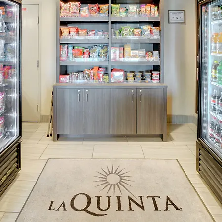 La Quinta Inn & Suites By Wyndham Las Vegas Nellis-2