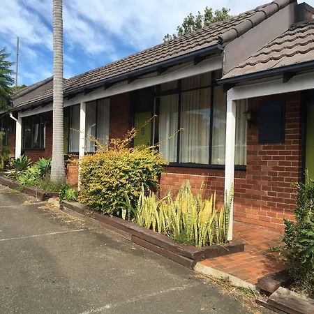 Town And Country Motel-3