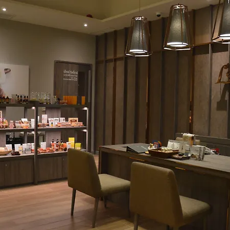 Arnoma Hotel Bangkok-2