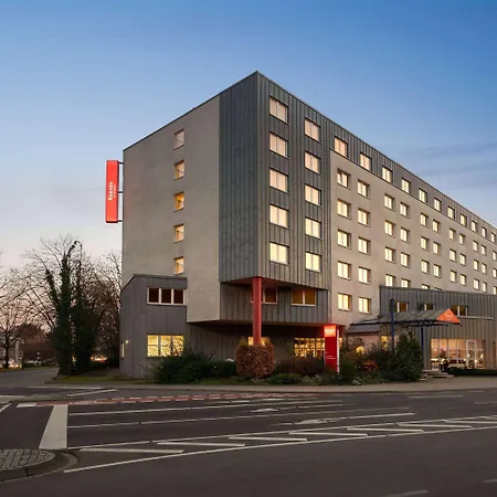 Ramada By Wyndham Bottrop City-3