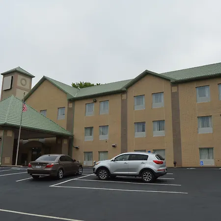 Comfort Inn & Suites Cincinnati Uptown Clifton-3