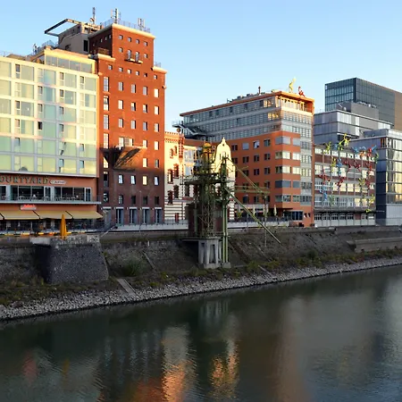 Courtyard By Marriott Duesseldorf Hafen-2