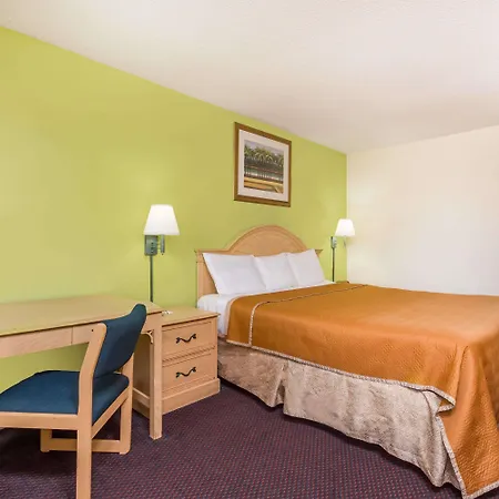 Travelodge By Wyndham Cordele-3
