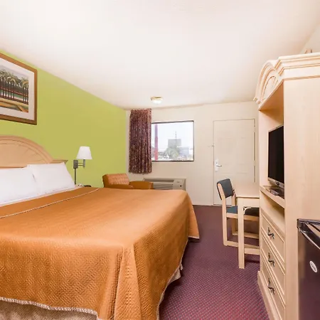 Travelodge By Wyndham Cordele-2