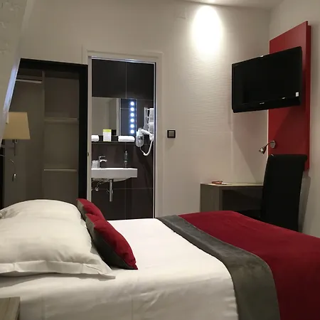 Hotel Le Grillon-3