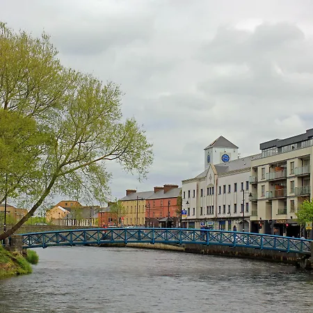 Riverside Hotel-3
