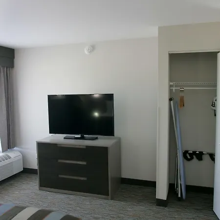 Wingate By Wyndham Louisville Airport Expo Center-3
