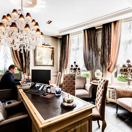 Boutique Hotel De Castillion - Small elegant family hotel-3